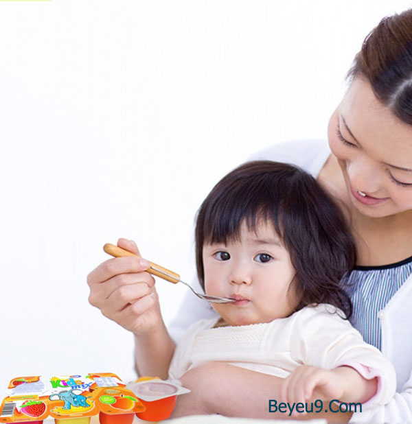 Hướng dẫn cách cho trẻ ăn sữa chua đúng tốt cho sức khỏe